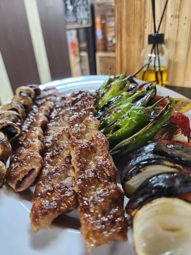 عکس رستوران سنتی آقا مشتی