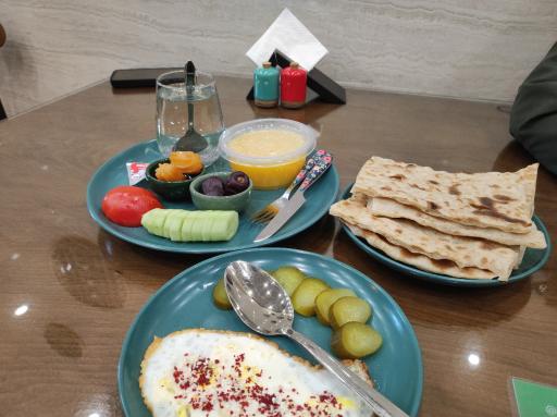 عکس کافه صبحانه ترخون