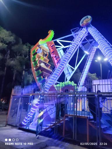 عکس زمین بازی کودکان