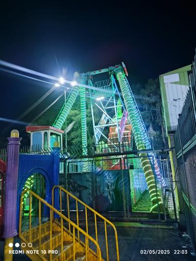 عکس زمین بازی کودکان