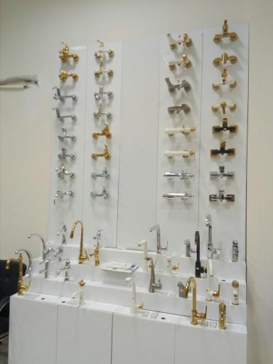 عکس فروشگاه تاسیساتی آذران انرژی