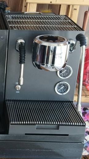 عکس پخش قهوه پارت