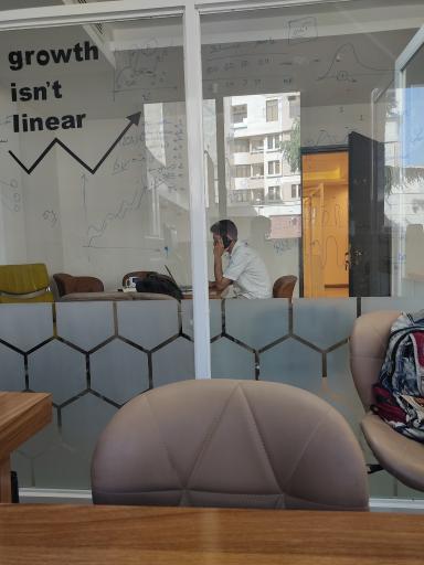 عکس شتابدهنده کسب و کار آران 