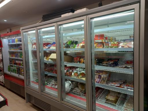 عکس فروشگاه زنجیره ای افق کوروش