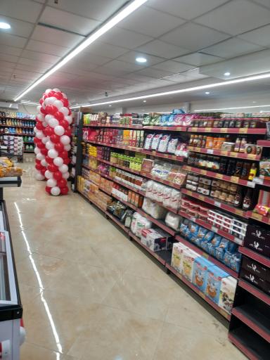 عکس فروشگاه زنجیره ای افق کوروش