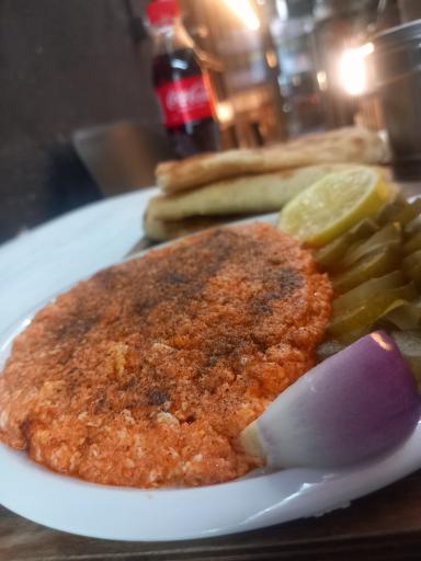 عکس کافه کتاب تیپیکال