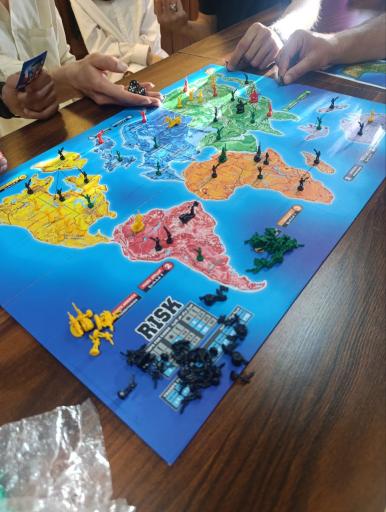 عکس کافه کتاب تیپیکال