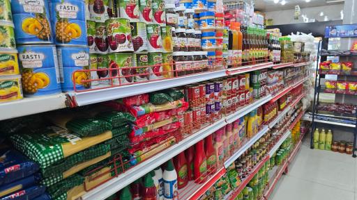 عکس فروشگاه مواد غذایی غرقی