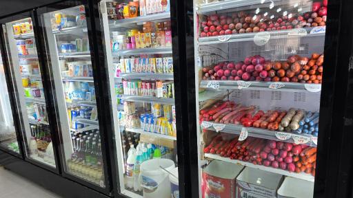 عکس فروشگاه مواد غذایی غرقی