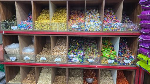 عکس فروشگاه مواد غذایی غرقی