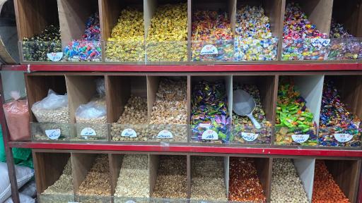 عکس فروشگاه مواد غذایی غرقی