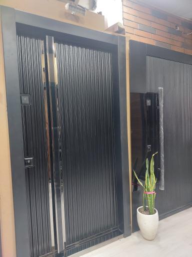 عکس بارمان درب