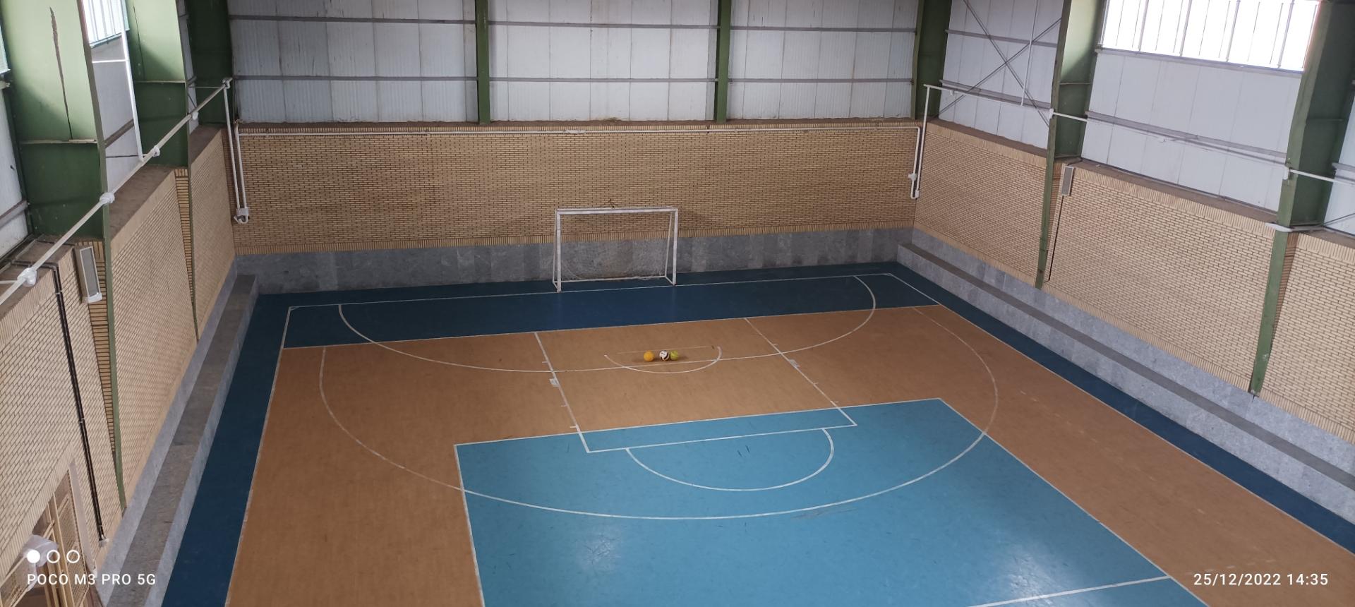 عکس سالن ورزشی هنرستان دکتر حسابی