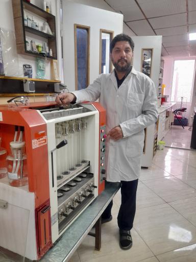 عکس آزمایشگاه دامپزشکی و موادغذایی حیدرزاده