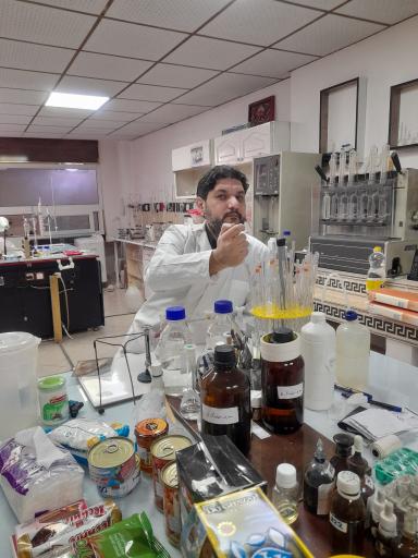 عکس آزمایشگاه دامپزشکی و موادغذایی حیدرزاده