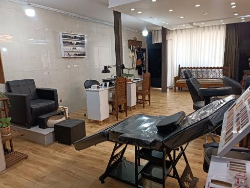 عکس سالن زیبایی رقص موی سیمین