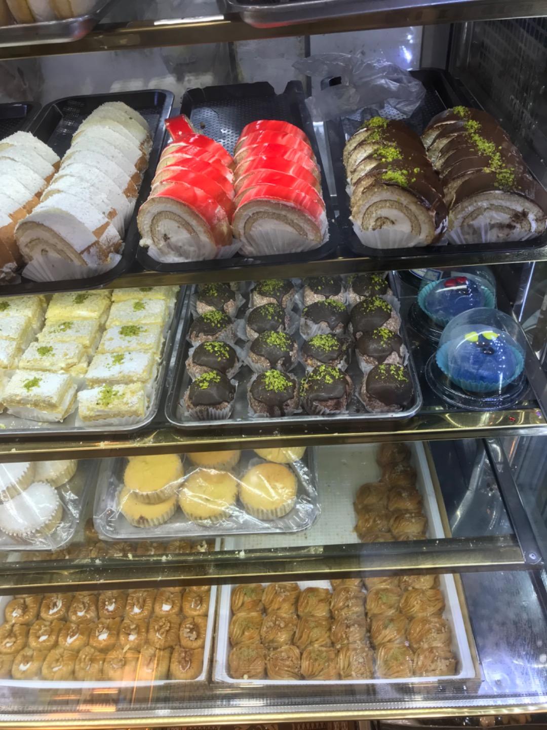 عکس نان شیرینی ساحل