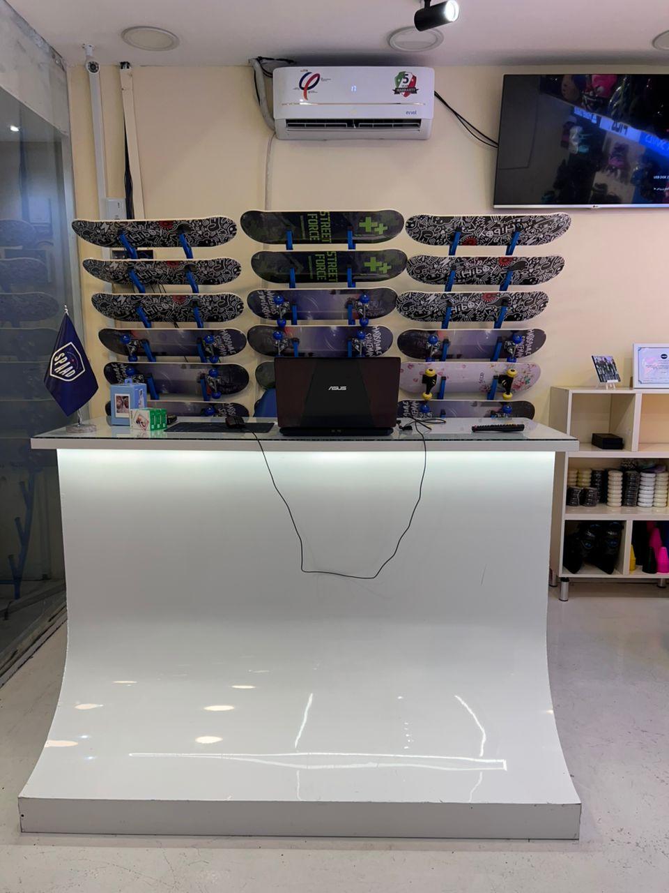 عکس فروشگاه شهر اسکیت