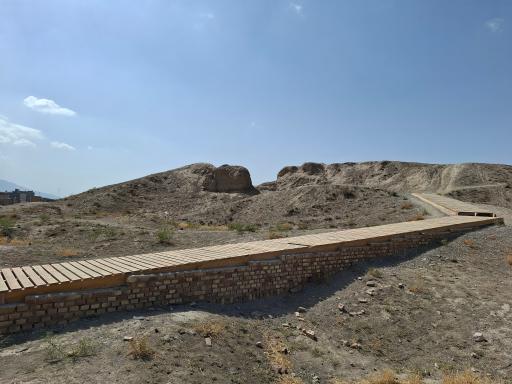 عکس قلعه باستانی مرند (مانداگارانا)