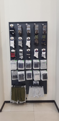 عکس فروشگاه لباس لافت