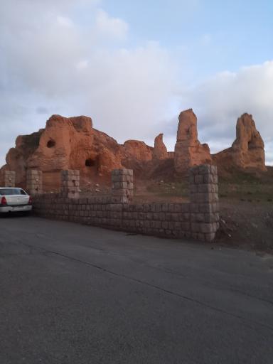 عکس قلعه باستانی مرند (مانداگارانا)