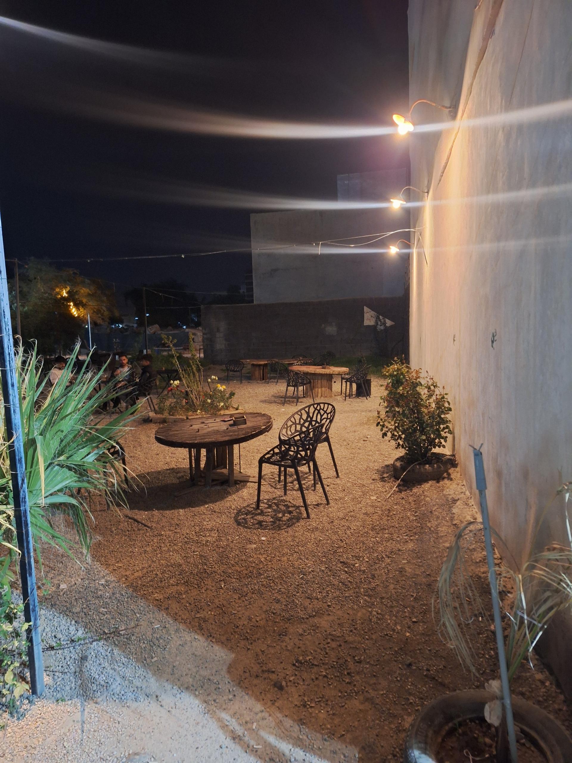 عکس کافه سرخپوست