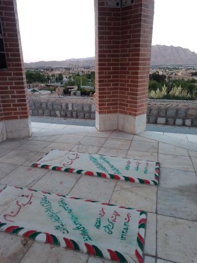 عکس شهدای گمنام شهر دیزیچه