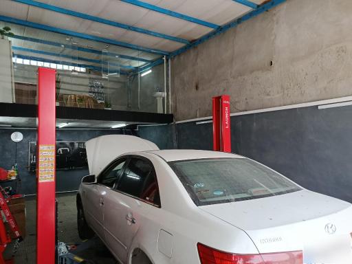 عکس تعمیرگاه تخصصی خودرو صادقی