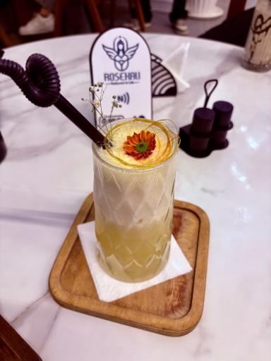 عکس کافه رستوران و سینما رز کالی