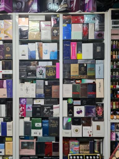 عکس گالری آرایشی بهداشتی مانی