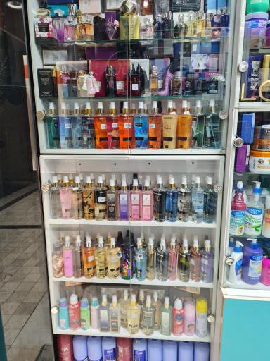 عکس گالری آرایشی بهداشتی مانی