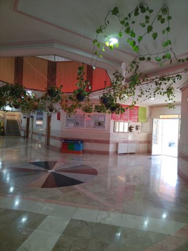 عکس دبیرستان دوره اول بحرینی