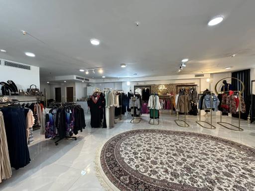 عکس مزون لباس وارداتی تینا مد در قم