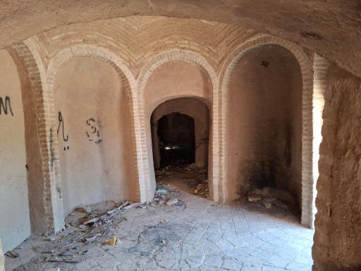 عکس قلعه تاریخی شهرآباد