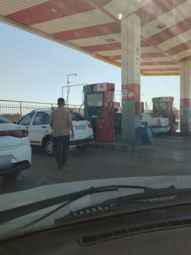 عکس پمپ بنزین روشنی