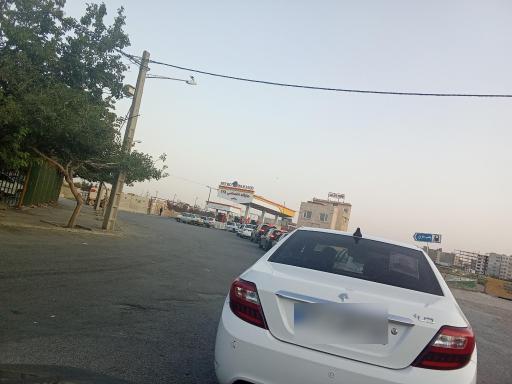 عکس پمپ بنزین روشنی