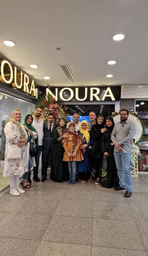 عکس فروشگاه لباس برند نورا