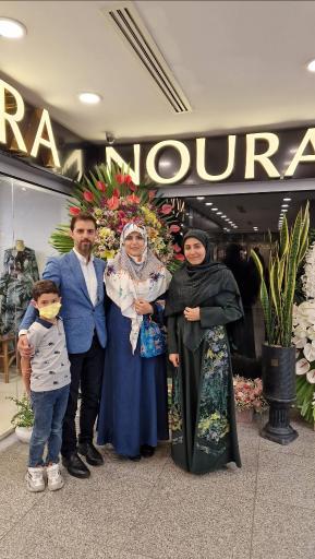 عکس فروشگاه لباس برند نورا