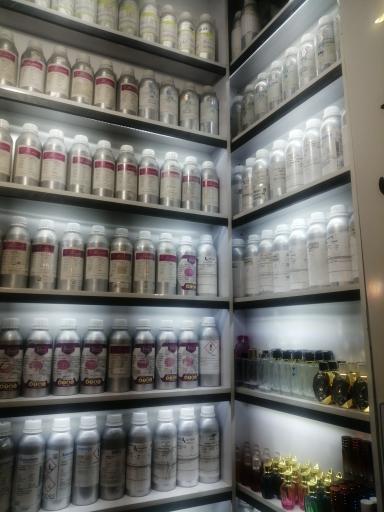 عطر بازار بزرگ