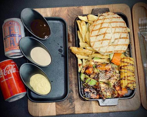 عکس رستوران فرنگی زیتون بین