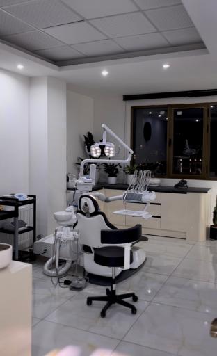 عکس مطب دکتر سجاد فرخی متخصص جراحی لثه و ایمپلنت