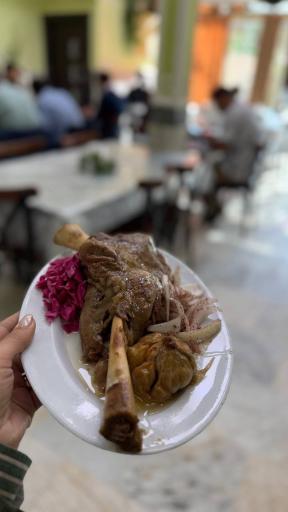 عکس رستوران برگ سبز اسفراین