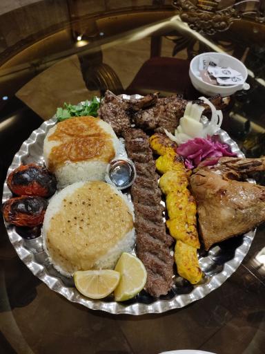 رستوران شاندیز سرسبز