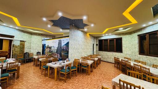 عکس سفره خانه سنتی شوکا