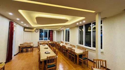 عکس سفره خانه سنتی شوکا