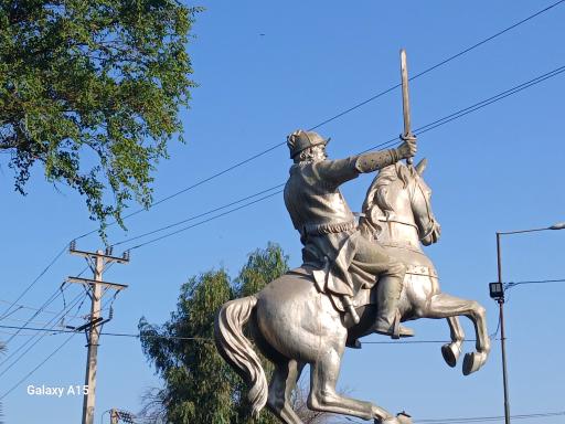 عکس تندیس یعقوب لیث صفاری