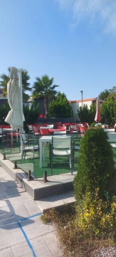 عکس کافه ساحلی اوپال