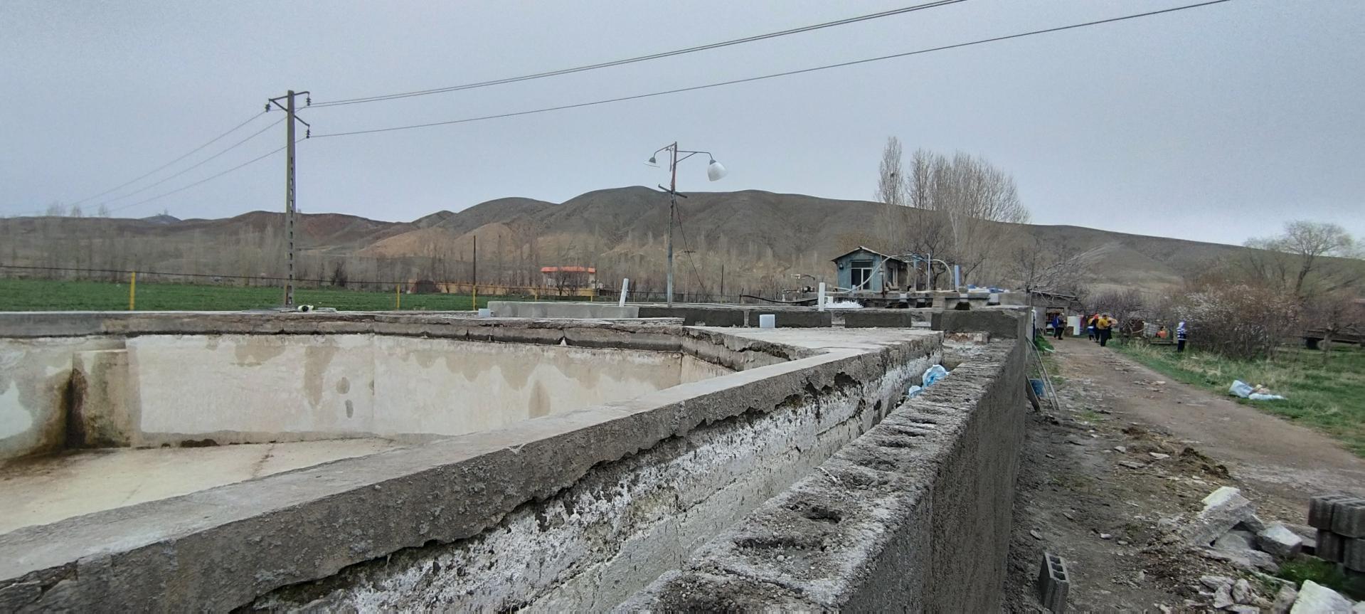 عکس رستوران و پرورش ماهی عباسی