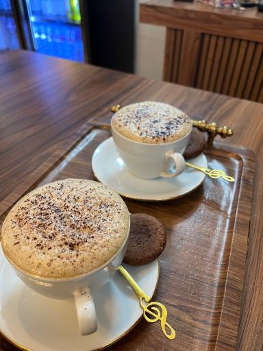 عکس کافی شاپ رز آبی