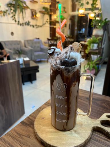 عکس کافی شاپ رز آبی